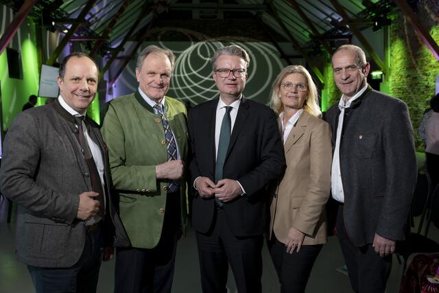 Das Team der Kommunalpolitischen Vereinigung: Christoph Stark, Erwin Dirnberger, Christopher Drexler, Susanne Kaltenegger und Herbert Gugganig (v. l.) | Foto: STVP