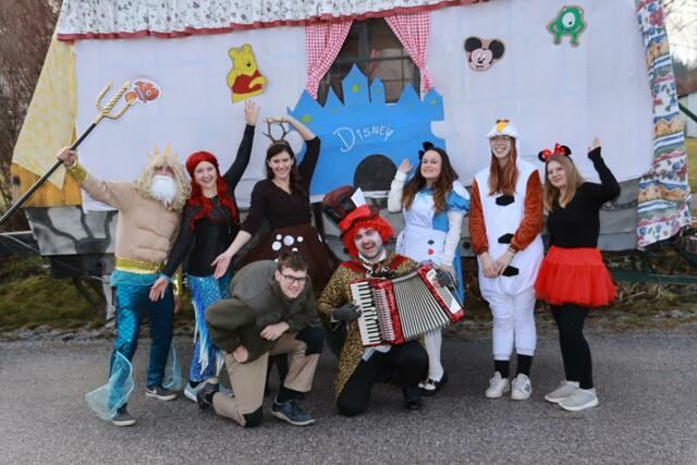 Als Disney-Figuren zogen die Mitglieder der Jungen ÖVP Sallingstadt/Walterschlag durch die Dörfer