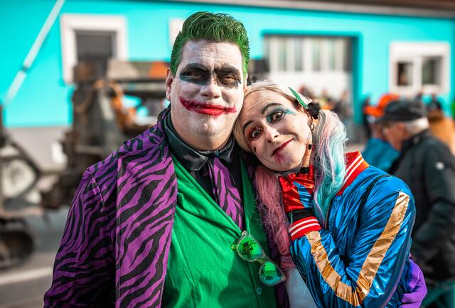 Rene Drachser und Birgit nahmen an den Festlichkeiten teil und zeigten sich mit tollen Kostümen  als Joker und Harley Quinn. | Foto: Harald Walzer