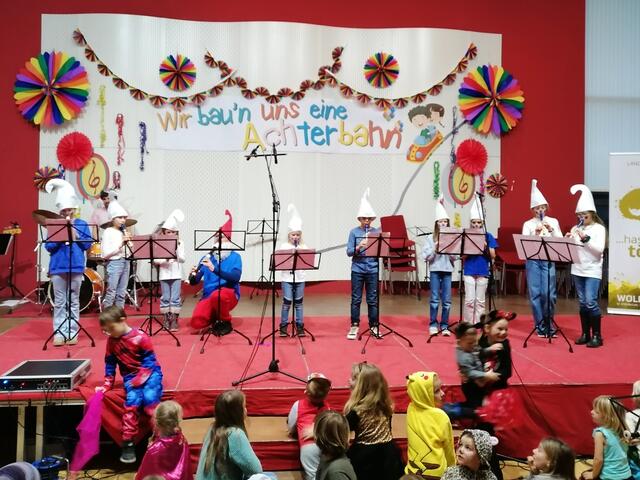 Blockflöten-Ensemble (Ltg. Romana Brunner und Wolfgang Turk)