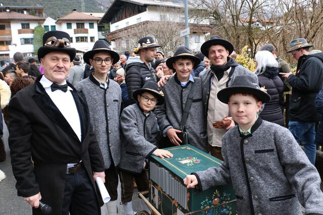 Labera-Vorleser Alois Falkner mit seinem Team