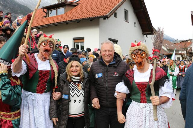 Stefan Weirather mit Sabine wurden von den Hexen abgeholt