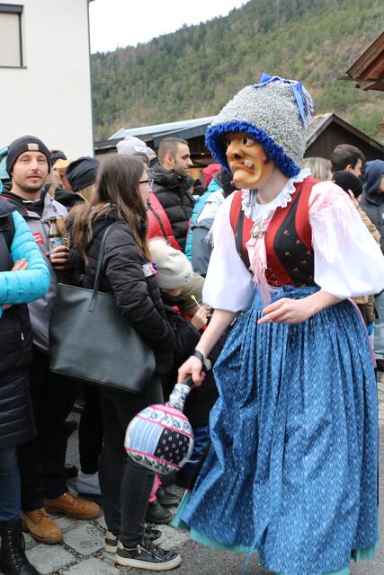 Sorgt für Platz - die Sacknerin (Wiflig)