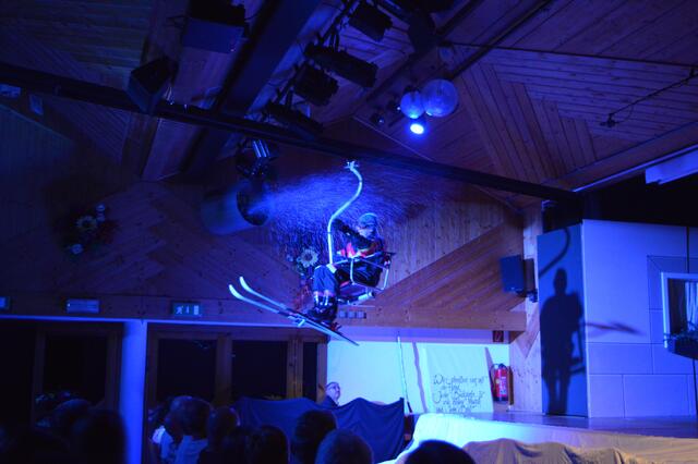 Stereotyp Unersättlich: So auch Karl-Friedrich, der mit dem letzten Sessel nochmal hoch muss. | Foto: Siegele