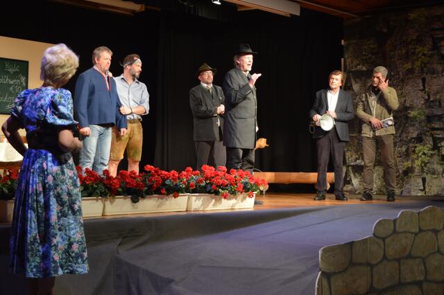 Pfarrer Herbert Traxl in seiner Rolle als Landesrat für Tourismus. | Foto: Siegele