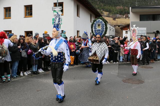 Roller und Scheller formieren sich zum Kraos