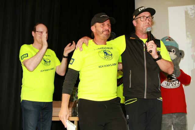 Dank für Obmann Rene Laufer (Mitte) | Foto: Josef Fürbass