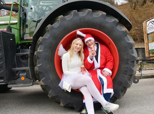 Sophie u. Samuel im 2m Reifen