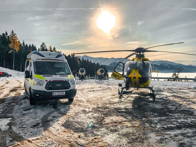 Zusammenarbeit von Rettungsdienst und Notarzthubschrauber in Skigebieten | Foto: ÖRK/ Rotes Kreuz Schwaz / Illich C.