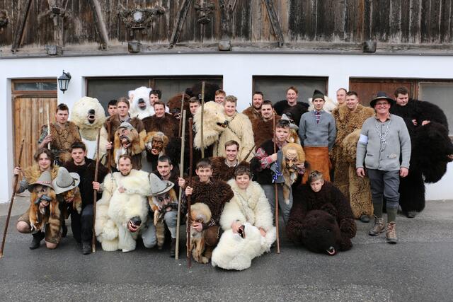 Die Bärengruppe ohne Masken