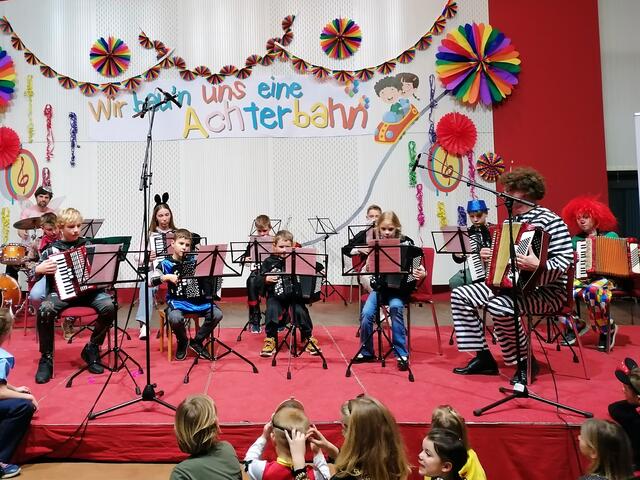 Akkordeon-Ensemble (Ltg. Christian Theuermann)