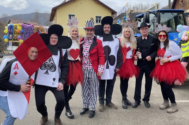 SPÖ und ÖVP Völkermarkt, haben die Farben getauscht und wagen gemeinsam zum Fasching ein Spielchen.
