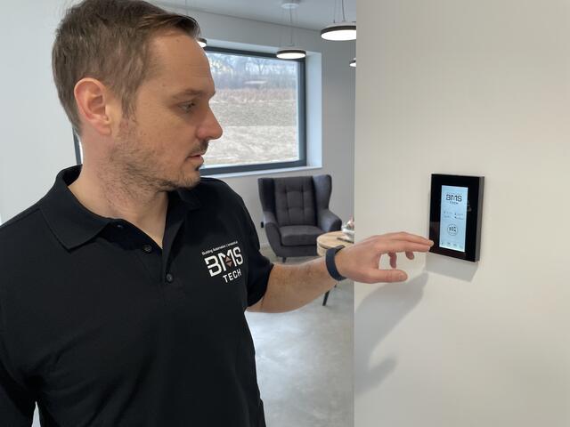 Eine optimierte Steuerung gibt es natürlich auch im Hause BMS-Tech selbst. | Foto: RegionalMedien