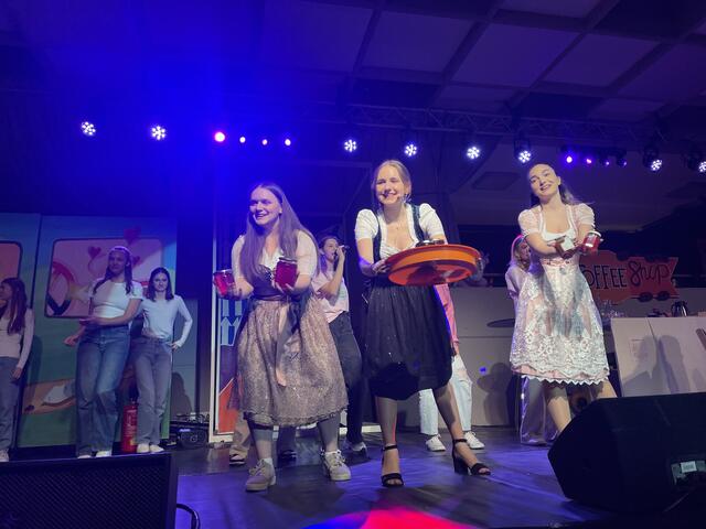 Die Schülerinnen und Schüler hatten selbst Spaß an der Aufführung. | Foto: RegionalMedien