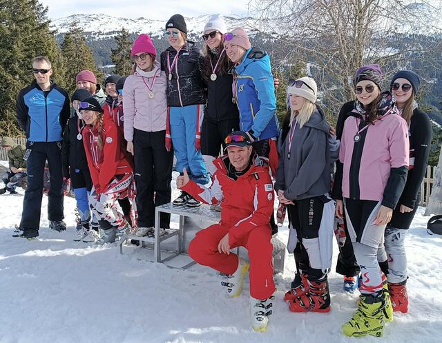 Die drei schnellsten Teams der Oberstufe weiblich. | Foto: M. Pfister