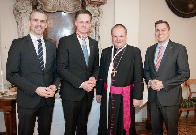 Vizebgm. Roland Honeder, Bgm. a.D. Stefan Schmuckenschlager, Propst Anton Höslinger, Bgm. Christoph Kaufmann | Foto: Stift Klosterneuburg/W.Hanzmann