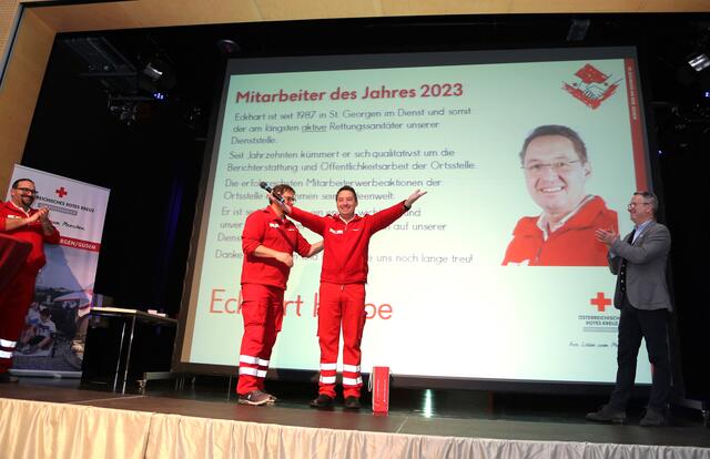 Eckhart bedankte sich für minutenlange Standing Ovations im Aktivpark. | Foto: Wolfgang Preslmair