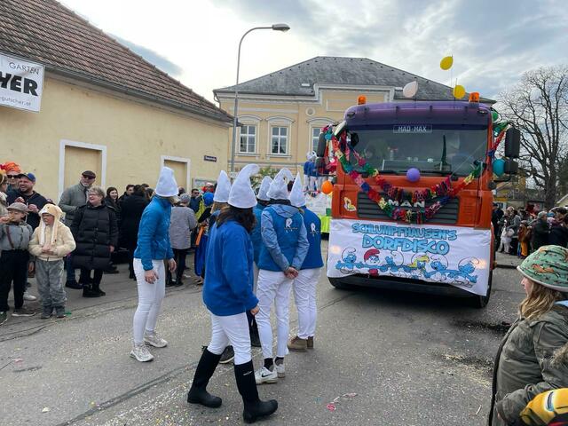 Sogar die Schlümpfe waren unterwegs.  | Foto: meinbezirk.at/nö