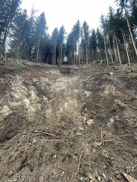 Hier löste sich das Material, der Bagger hat die losen Teile bereits entfernt. | Foto: Kern