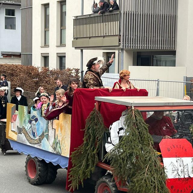 Vergangenes Wochenende warteten die Schrofenstein-Ritter zusammen mit der MK Landeck-Perjen mit einer ereignisreichen Fasnacht auf. | Foto: Herbert Mayer