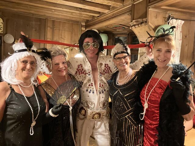 Karin Furtner, Helga Leitgeb, Armin "Elvis" Leitgeb, Maria Pessati und Silvia Tschaikner. | Foto: Privat