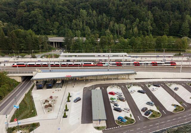 Der Bahnhof Frohnleiten ist heute eine moderne Mobilitätsdrehscheibe und bekommt von Gästen regelmäßig Bestnoten. | Foto: ÖBB/Chris Zenz