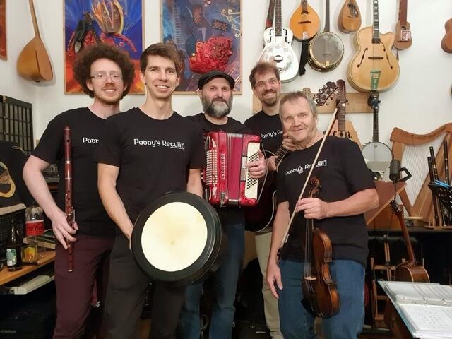 Bereits zum 15. Mal wird der Brigittenauer St. Patrick's gefeiert: Mit irischen Klängen sorgt etwa die Folkband "Paddy's Return" für Stimmung. | Foto: Thomas Blazek/Paddy's Return