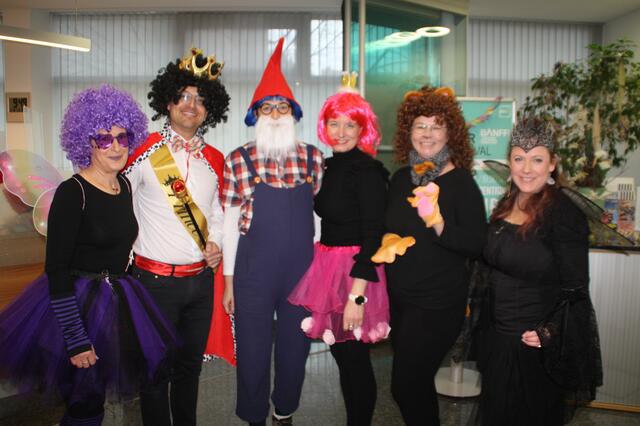 In der Raiffeisenbank Zirbenland wird der Fasching stets gefeiert. | Foto: Oblak