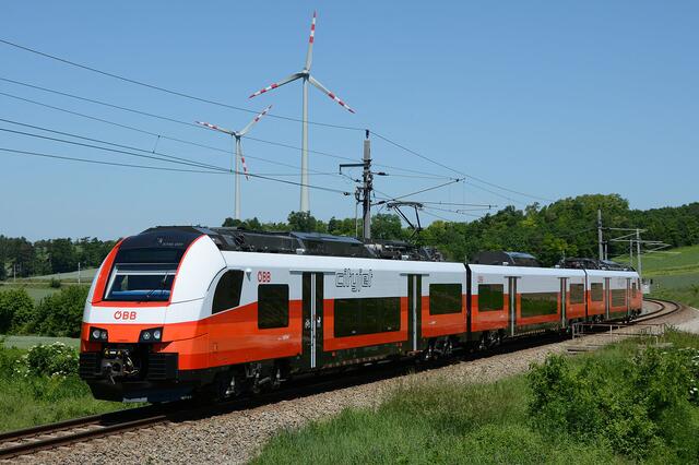 Mit dem Ausbau der Bahninfrastruktur soll es zu kürzeren Fahrtzeiten kommen - durch eine Bürgerinitiative geriet das Projekt jedoch ins Stocken, weil die neue Bahnstrecke durch ein Schutzgebiet führt. | Foto: ÖBB-Kajetan Steiner