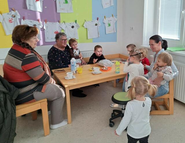 Die Kinder freuten sich über das großzügige Geschenk. | Foto: FamiliJa