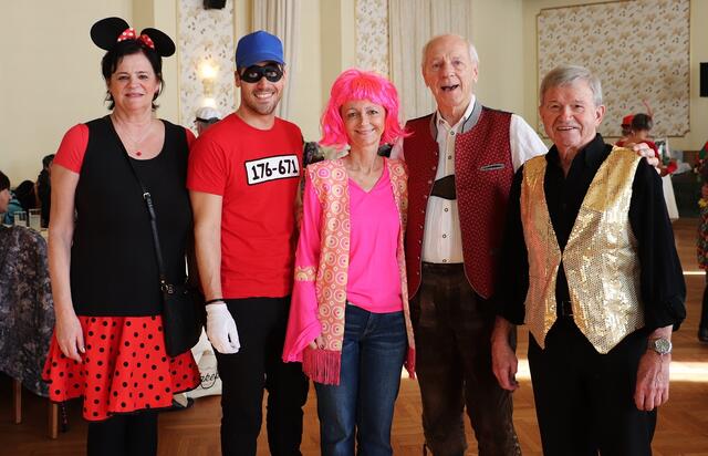 Feierten mit großem Erfolg den Faschingsausklang: Almuth Huderz-Thümel, Alexander Ernst, Manuela Kunst, Werner Grubholz und Rudi Pollinger. | Foto: Edith Ertl