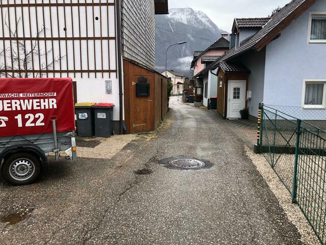 Ölspur auf der Sulzbachfelderstraße in Bad Ischl. | Foto: Feuerwache Reiterndorf