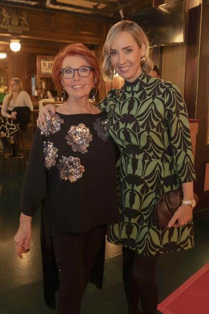Ingrid Klingohr mit Nadja Bernhard  (v.l.). | Foto: Jürgen Hammerschmid