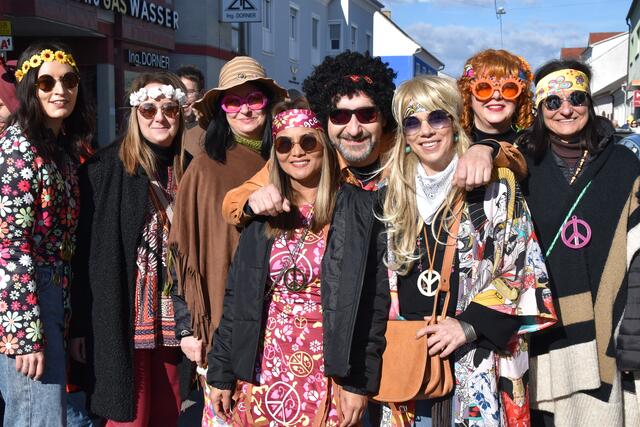 Beim Fasching in Großpetersdorf ging es sehr bunt zu. | Foto: Michael Strini