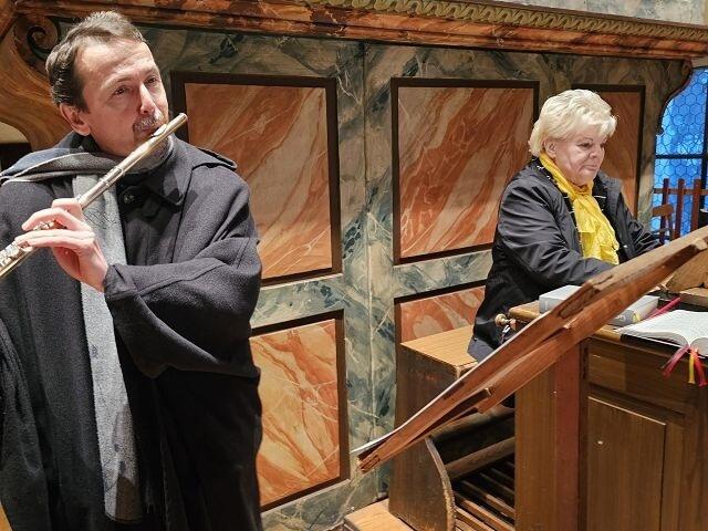 Harald Fripertinger an der Querflöte und Gerlinde Hörmann an der Orgel | Foto: Wutte
