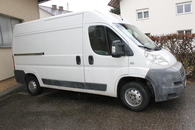 Der weiße Sprinter mit ungarischem Kennzeichen wurde analysiert | Foto: Gernot Fohler