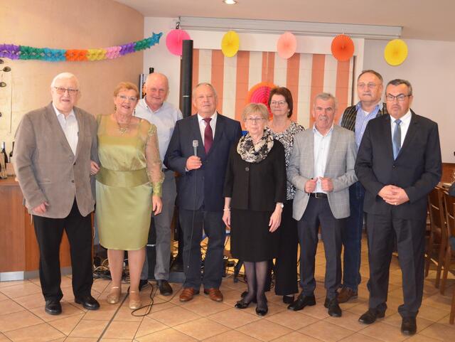 Neu gewählter Vorstand im Seniorenbund Illmitz, v.l.n.r.: Bezirksobmann Johann Thullner, Obfrau Frieda Mann, Helmut Frank, Landesobmann Rudi Strommer, Anna Haider, Lotte Salzl, Rudi Weinhandl, Siegfried Pock und Johann Bründlmayer | Foto: Volkspartei Illmitz
