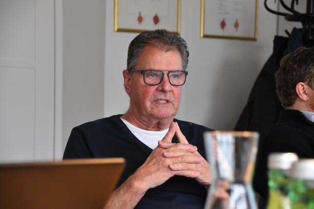 Städtepartnerschaftsbeauftragter Horst Steiner berichtet davon, dass auch Frauenfeld, der Stadt Kufstein in der Vergangenheit in ähnlicher Weise geholfen hat.  | Foto: Barbara Fluckinger
