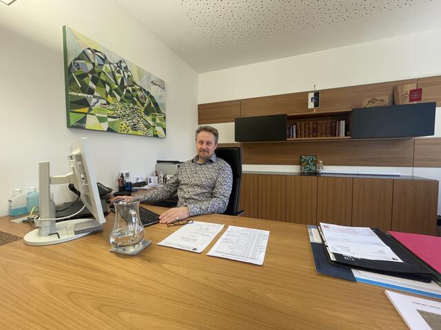 Bgm. Martin Gstrein bemüht sich um eine konstruktive Gemeindepolitik. | Foto: Perktold