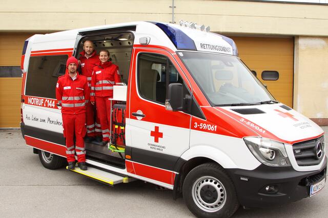 Der Fuhrpark der Ortsstelle Stockerau besteht aus einem Rettungstransportwagen und zwei Sanitätseinsatzwagen. | Foto: Rotes Kreuz