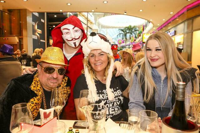 Fasching in der Lentia City | Foto: Fotomeisterei / Inge Streif Photography