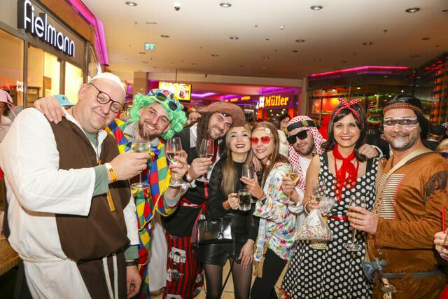 Fasching in der Lentia City | Foto: Fotomeisterei / Inge Streif Photography