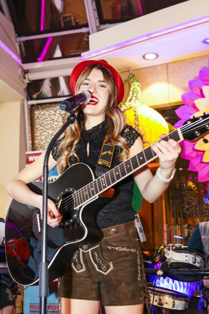 Fasching in der Lentia City | Foto: Fotomeisterei / Inge Streif Photography