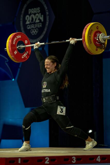 Paula Zikowsky (AKH Vösendorf) beim Stoßen


Foto: Markus Koch