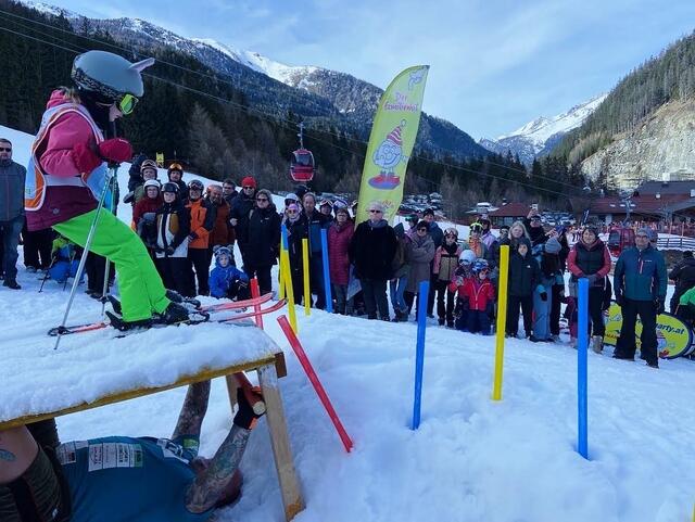 412 Skifahrer aller Altersklassen benutzen Franz Müllner als Schanzenhalter. | Foto: Schischule Mauterndorf