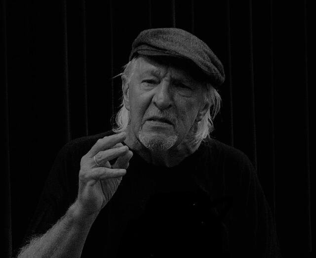 Der Schauspieler und Regisseur Otto Köhlmeier plant mit den "WILDEN ALTEN" eine kreative (Rentner)Eingreiftruppe zur Rettung der Welt.