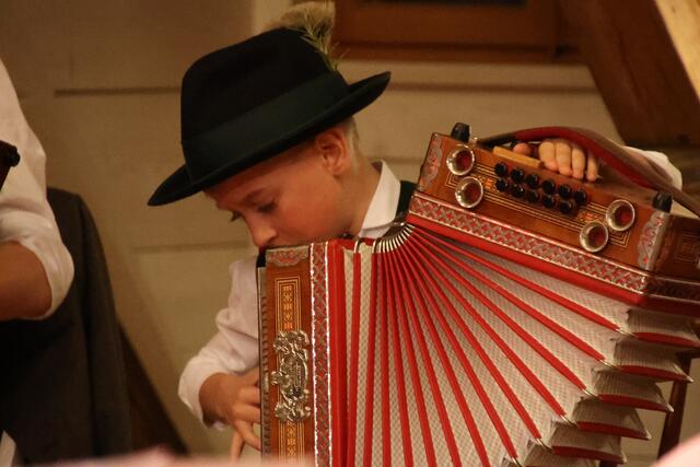 Mit acht Jahren bereits seit eineinhalb Jahren Musikant.