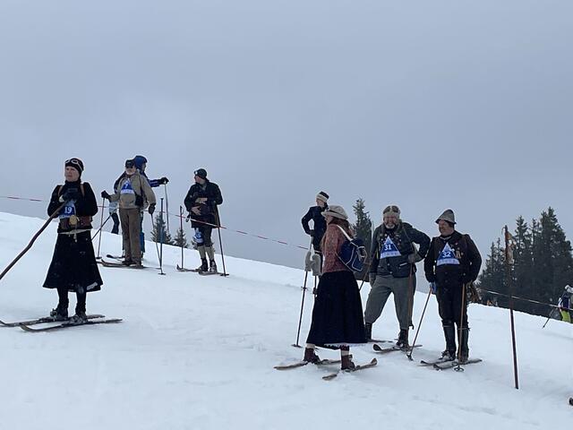 Nostalgie Rennfahrer im Ziel | Foto: ©nostalski