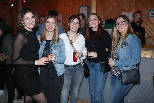 Barbara, Christina, Verena, Selina und Michelle | Foto: Sona Hasoyan