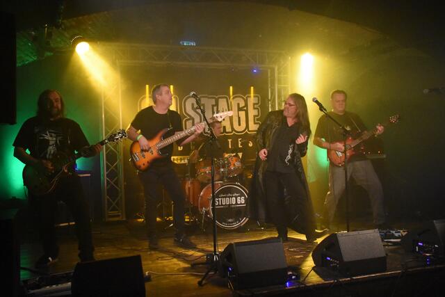 Liquid Lunch aus Oberösterreich spielten hörbaren Hardrock und qualifizierten sich fürs Finale im Mai. | Foto: RegionalmedienSteiermark/Hofmüller